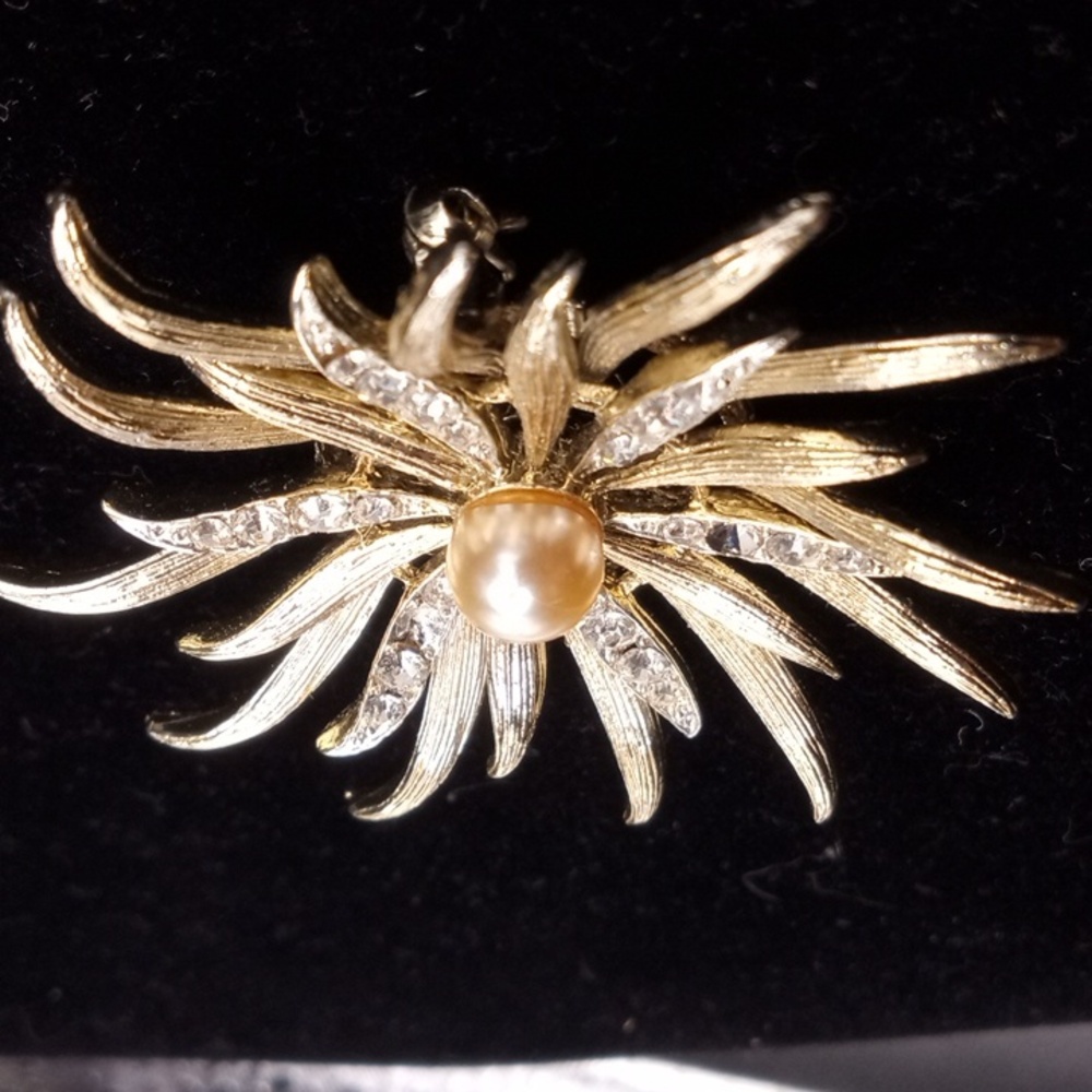 1950: LISNER FLOWER BROOCH - Picture 4 of 8